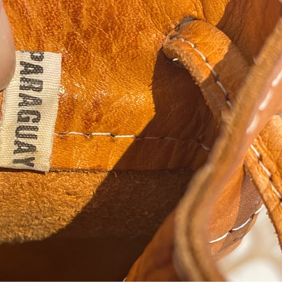 Leaders in leather tan leather drawstring bucket bag - Picture 12 of 12